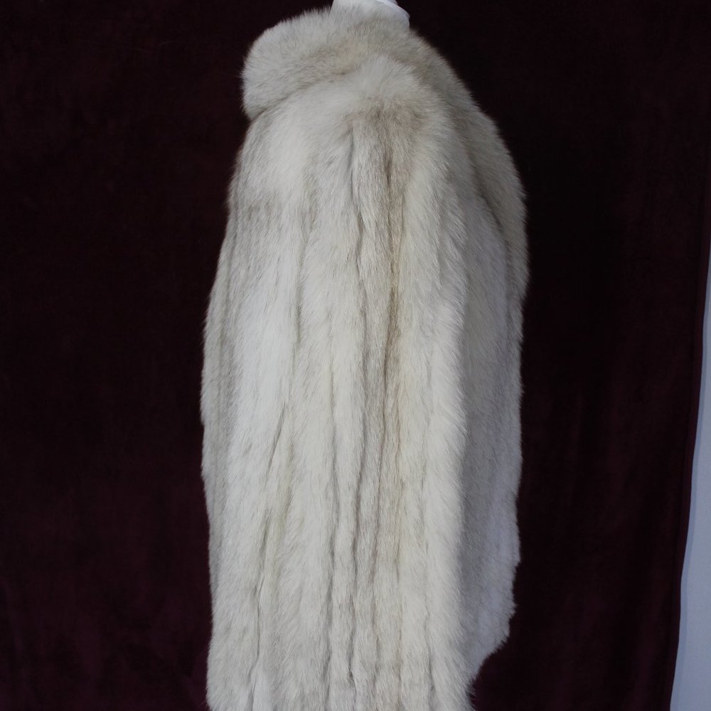 #232 Saga Fox fox fur coat - Picture 5 of 8